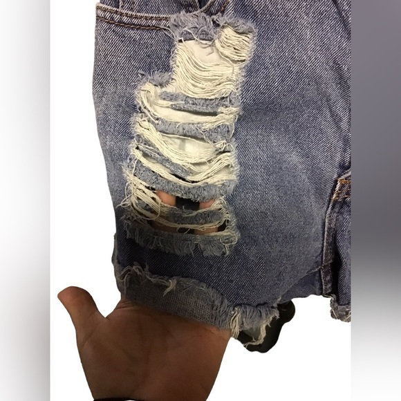 MINKPINK distressed 100% cotton denim shortie Size Small. - Picture 4 of 12